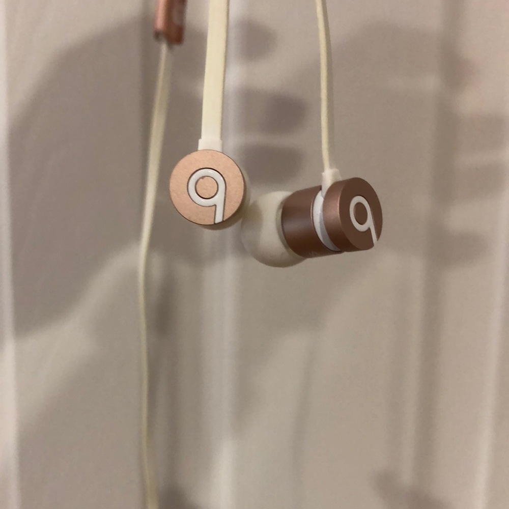 UrBeats Wired Ear Buds